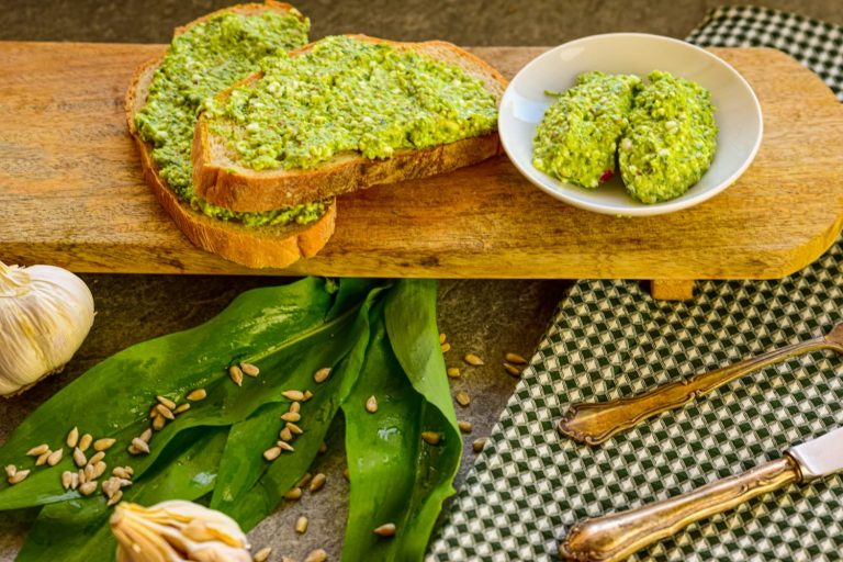 Pasta kanapkowa z czosnkiem niedźwiedzim