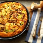 Focaccia z grzybami leśnymi i cukinią