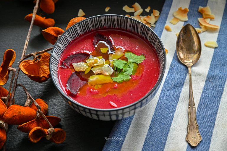 Zupa krem z buraka z mlekiem kokosowym
