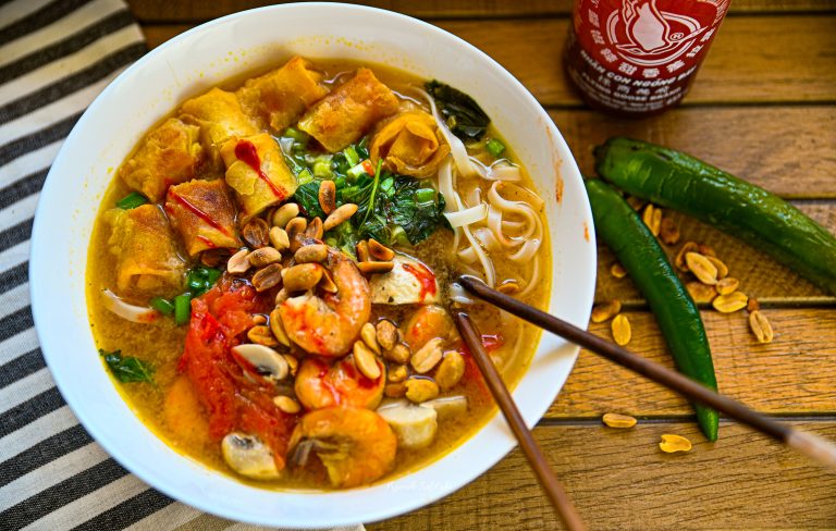Zupa Tom Yum z krewetkami/kurczakiem