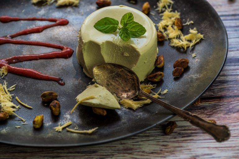 pistacjowa panna cotta